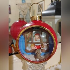 VINTAGE 1984 HALLMARK LIGHTED ORNAMENT